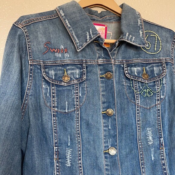 Avenue Jeans Distressed Embroidered Denim Jacket Size 14/16 - Picture 4 of 7